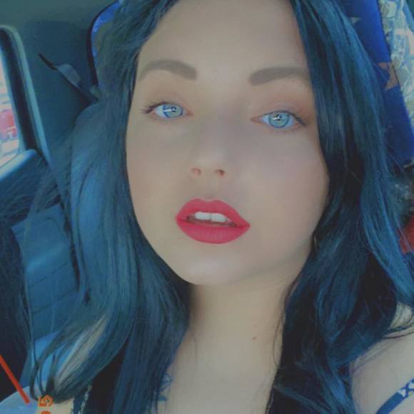 Profile Picture of Kyler jo Burch (@kylerjo) on Poshmark