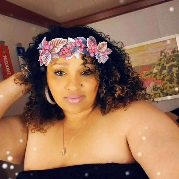 Profile Picture of Autumn Key (@cappimocha) on Poshmark