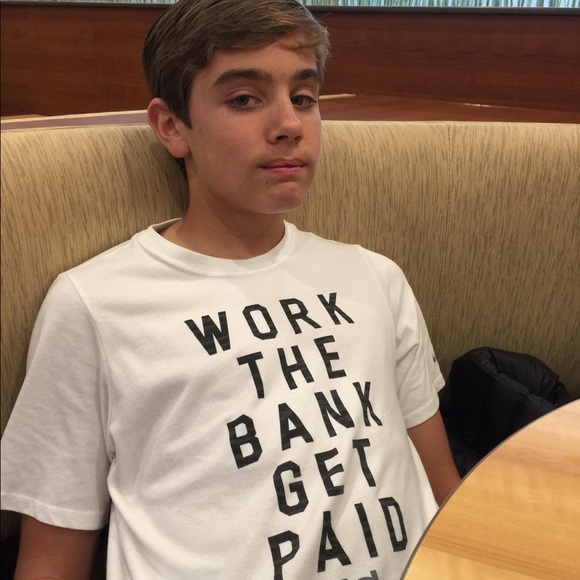 Profile Picture of David Oliver (@otdavido) on Poshmark