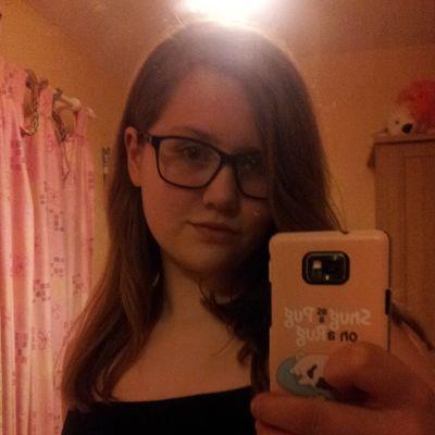 Profile Picture of Mel Hutchinson (@MelanieKate131) on Twitter