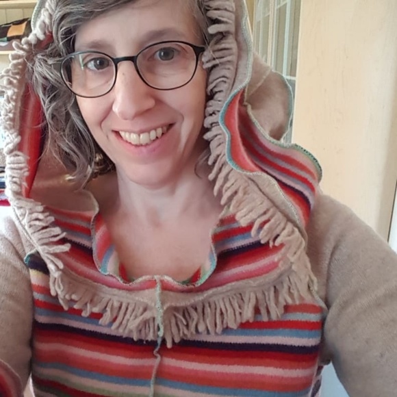 Profile Picture of Marlene Ratliff (@marlenecroton) on Poshmark