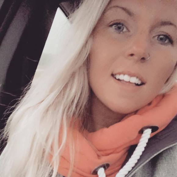 Profile Picture of Kellie Stenberg (@kelliestenberg) on Poshmark