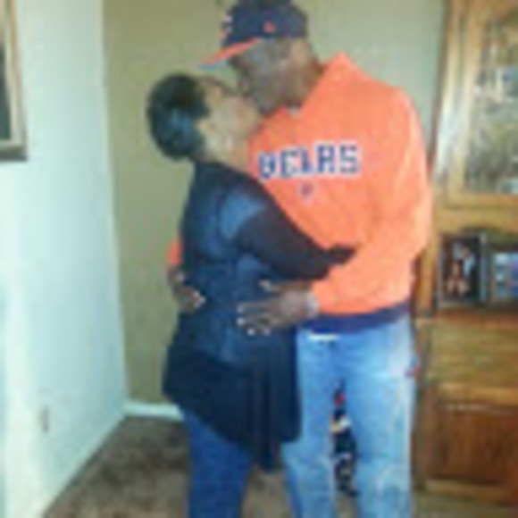 Profile Picture of Mark Lovett (@lovett091167) on Poshmark