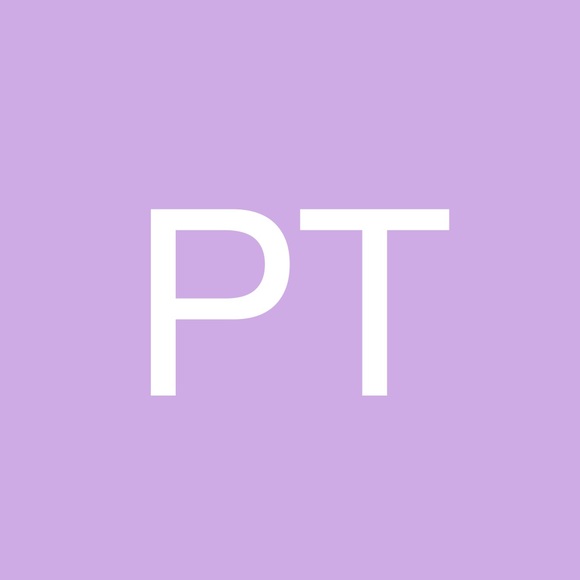 Profile Picture of Paige Thomas (@paigebthomas) on Poshmark