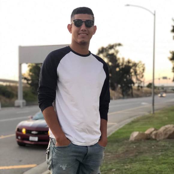 Profile Picture of Fernando Cordova (@fernandocord147) on Poshmark
