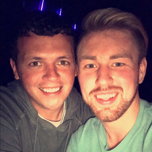 Profile Picture of Andrew Skinner (@andyjeffskinner) on Poshmark