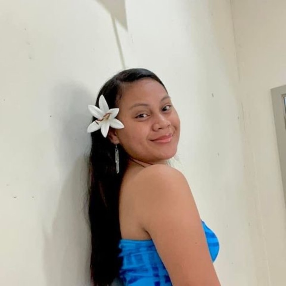 Profile Picture of Edna Petelo (@ednapetelo) on Poshmark