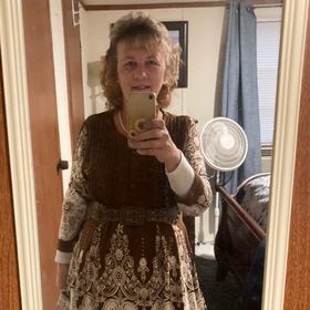 Profile Picture of Connie Capps (@loneframer) on Pinterest