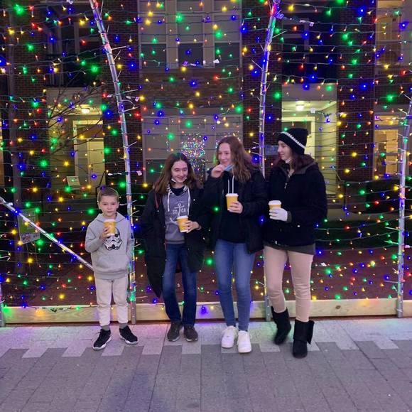 Profile Picture of Jennifer Worman (@jenniferworman) on Poshmark