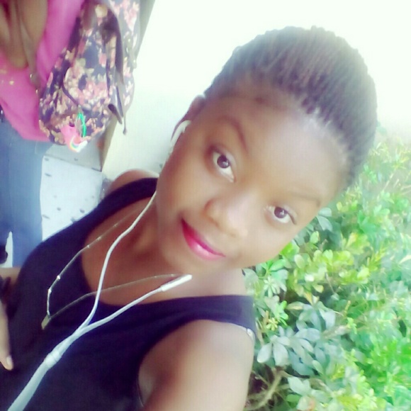 Profile Picture of Renea Burke (@burkerenea) on Poshmark