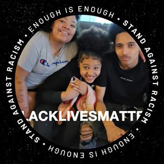 Profile Picture of Roxann Thompson (@MzRoxie) on Facebook