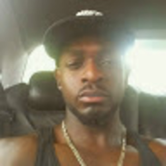 Profile Picture of Loyel Eastman (@loyelman8) on Poshmark