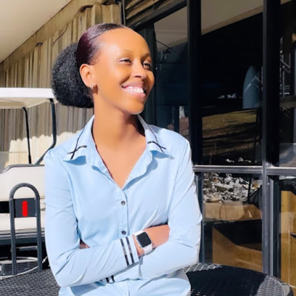 Profile Picture of Jeannette Mutoni (@jmutoni) on Poshmark