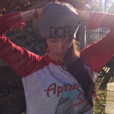 Profile Picture of Lauren Oliver (@@OliverBooks) on Twitter