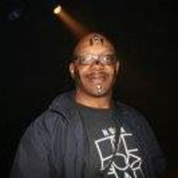 Profile Picture of Kenneth Casey (@kasidesigns) on Poshmark