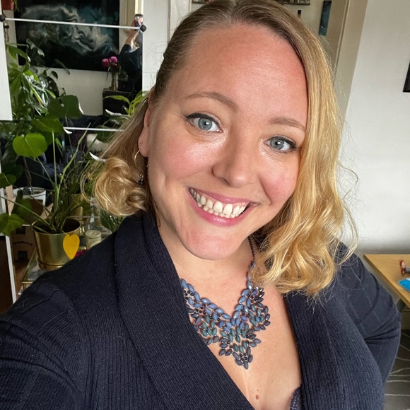 Profile Picture of Christy Zehr (@christyzehr) on Poshmark