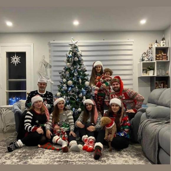 Caroline Kfoury - Poshmark Profile Picture of Caroline Kfoury (@carolinekfoury) on Poshmark