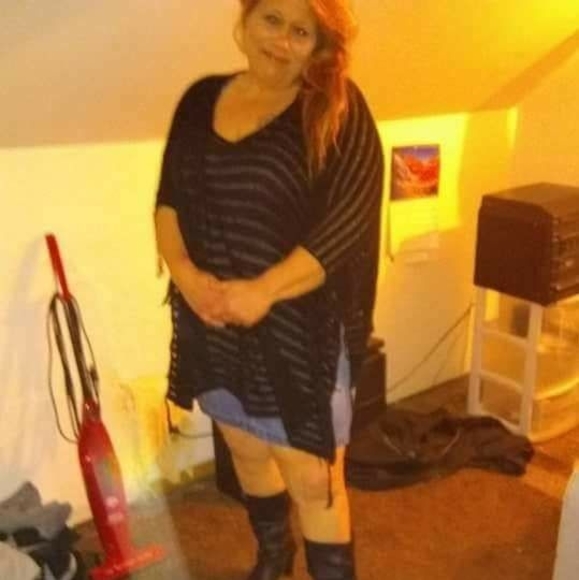 Profile Picture of Nicole Evink (@nicole1972evink) on Poshmark