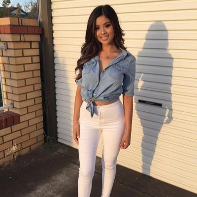 Profile Picture of Christina Grangeron Twitter