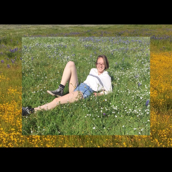 Profile Picture of Claire Timpane (@clairesebb) on Poshmark