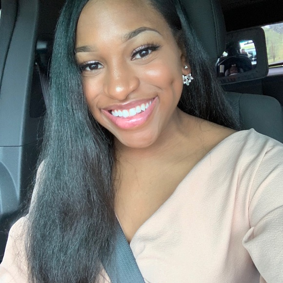 Profile Picture of Kristen Benson (@kristenbens94) on Poshmark