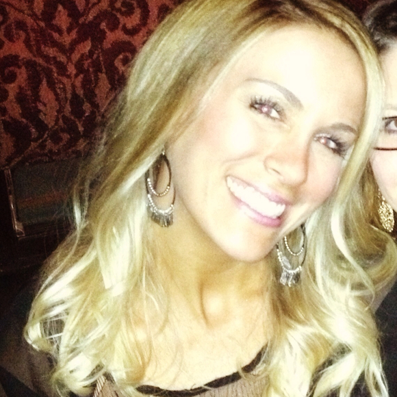 Profile Picture of Jamie Bleything (@zeppgrl14) on Poshmark