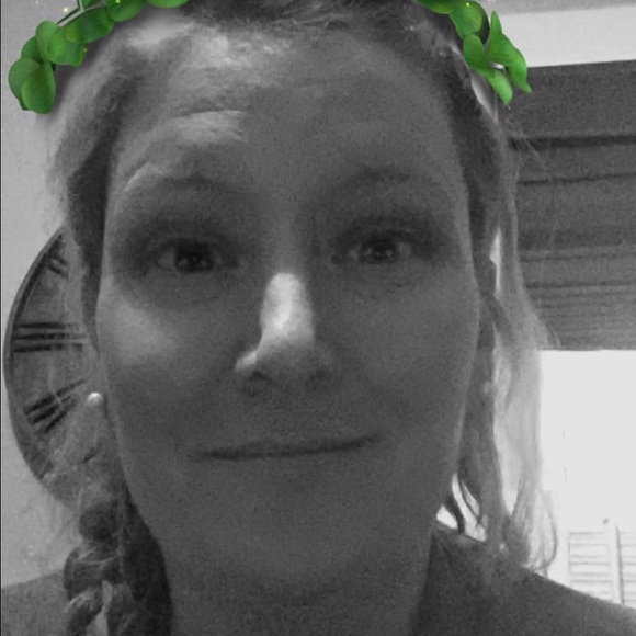 Profile Picture of Liz Empey (@lizard62) on Poshmark