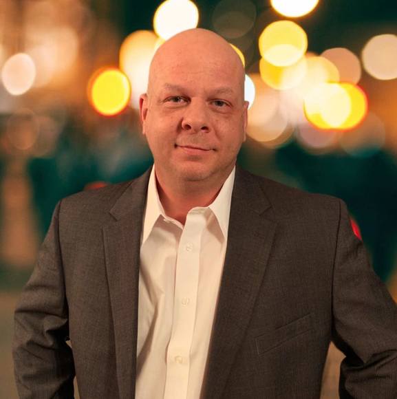 Profile Picture of Steven Eck (@steveneck) on Poshmark