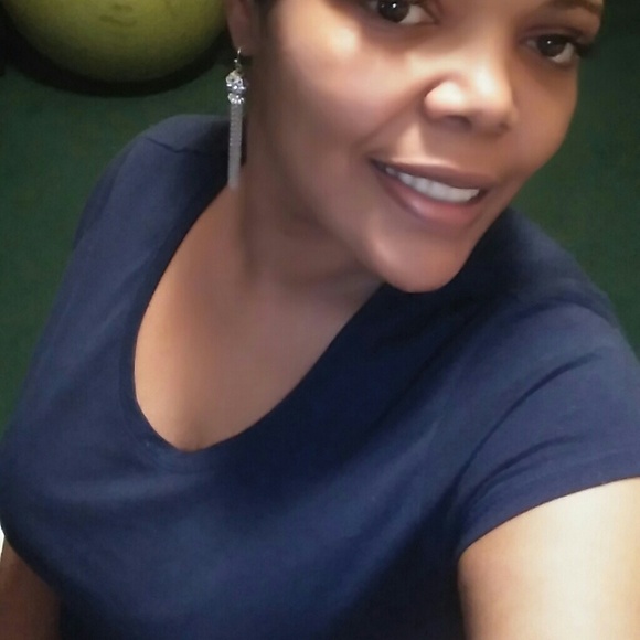 Profile Picture of Chandra Matthews (@khandi6) on Poshmark