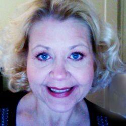 Profile Picture of Mod Vintage Life {Nita Stacy} (@modvintagelife) on Pinterest