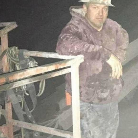 Profile Picture of Billy Hilding (@billyhilding) on Poshmark