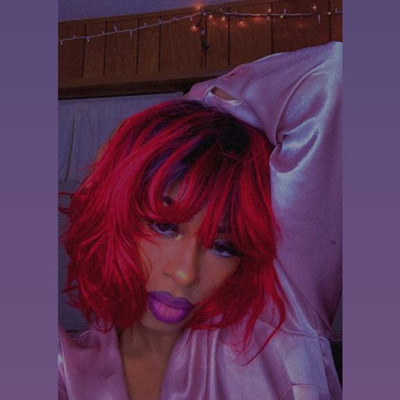 Profile Picture of Avi Holmon (@pretty_avi) on Poshmark