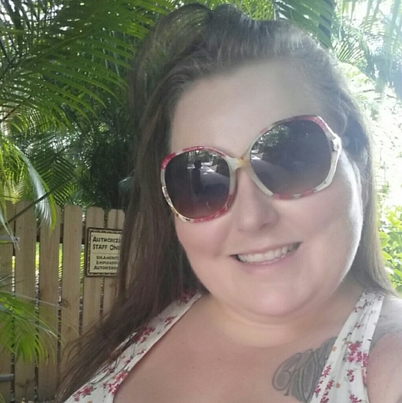 Profile Picture of Crystal Dunaway (@cdunaway09) on Poshmark