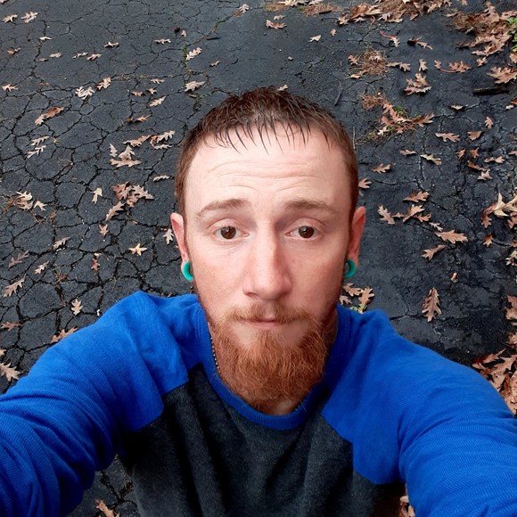 Profile Picture of Chris Hellard (@chris_hellard) on Poshmark