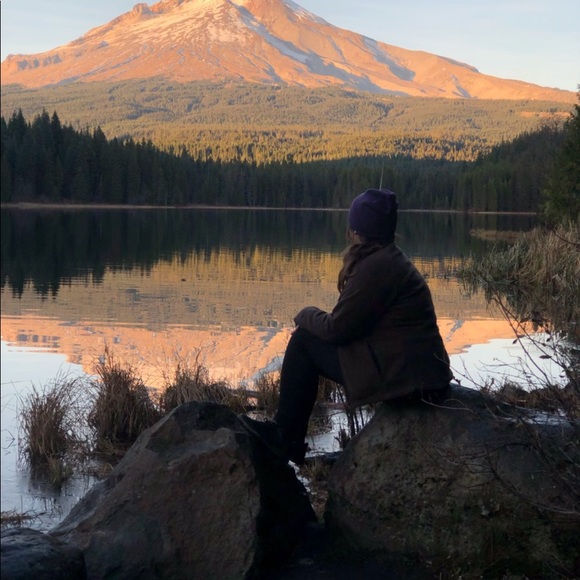 Profile Picture of Stephanie Spaulding (@sspaulding92) on Poshmark