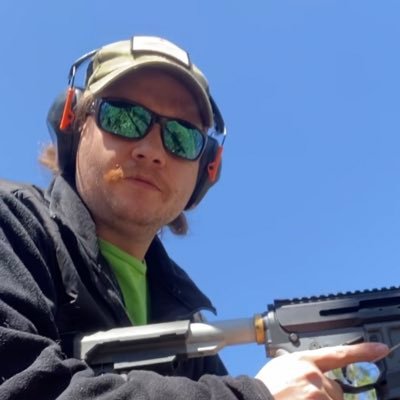 Profile Picture of Jacob Nix (@jacobdive) on Twitter