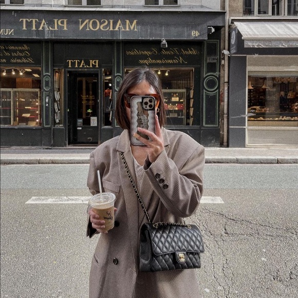 Profile Picture of Lara Gabrielle (@laramapili) on Poshmark
