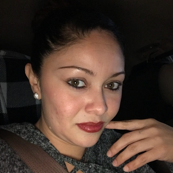 Profile Picture of Lilliam Ramos (@pegasa) on Poshmark