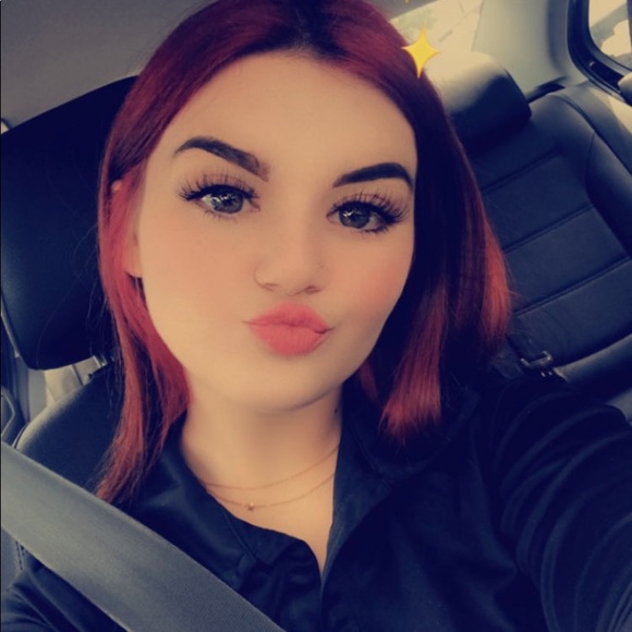 Profile Picture of Aspen Geberth (@geberthaaspen) on Poshmark