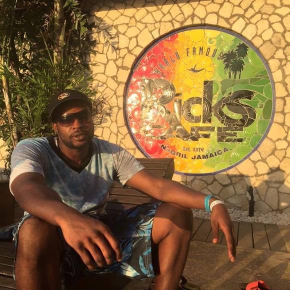 Profile Picture of Anthony Ganaway (@ace32323) on Poshmark