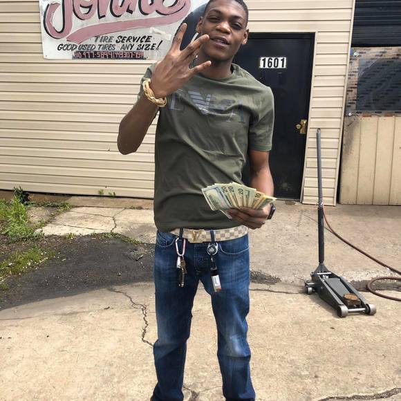 Profile Picture of Yce Spencer (@ycespencer) on Poshmark