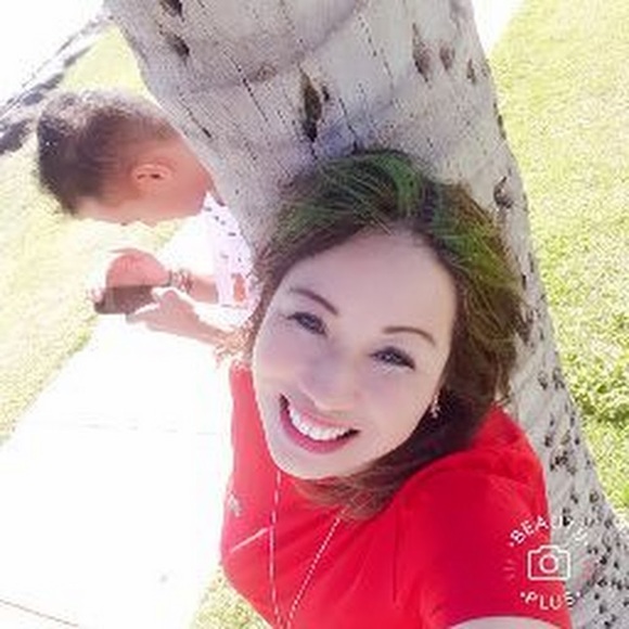 Profile Picture of Tiffany Ledesma (@tiffanypgs2004) on Poshmark