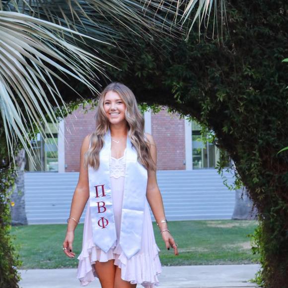 Profile Picture of Lauran Morrissey (@lauranlee1) on Poshmark