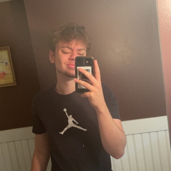 Profile Picture of Nick Farone (@npfarone23) on Poshmark