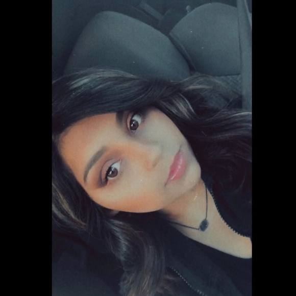 Profile Picture of Marisol Aranda (@marisolaranda44) on Poshmark