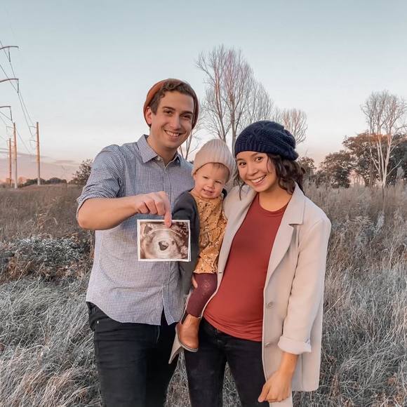 Profile Picture of Melanie Yates (@melanieyates7) on Poshmark