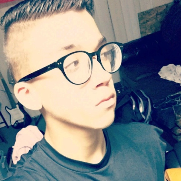 Profile Picture of Thomas Mickle (@thomasmickle) on Poshmark