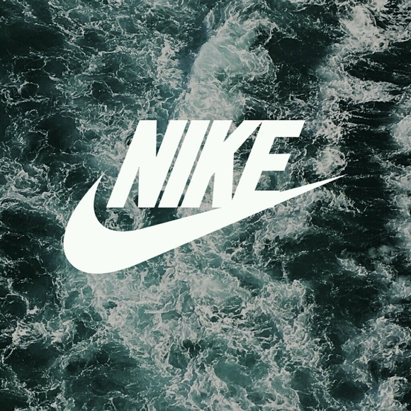 Profile Picture of Darren Torres (@darren1903) on Poshmark