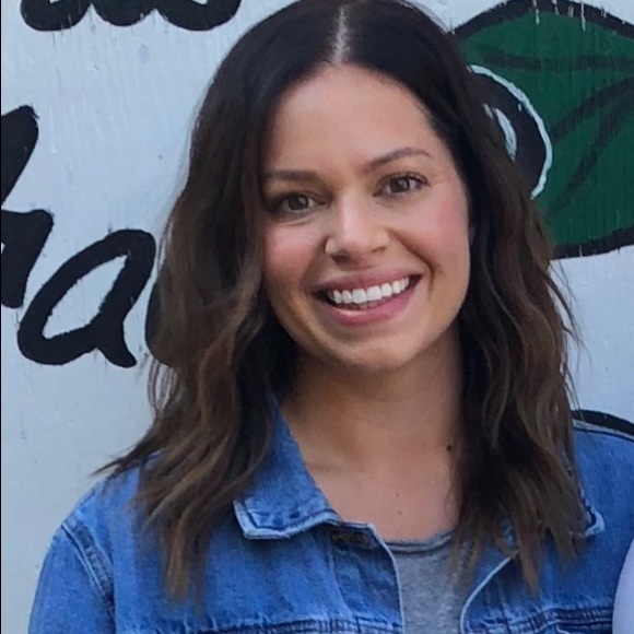 Profile Picture of Amanda Ringley (@amandaringley) on Poshmark