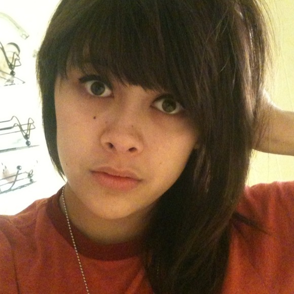 Profile Picture of Khaile Dombroski (@khailecat) on Poshmark